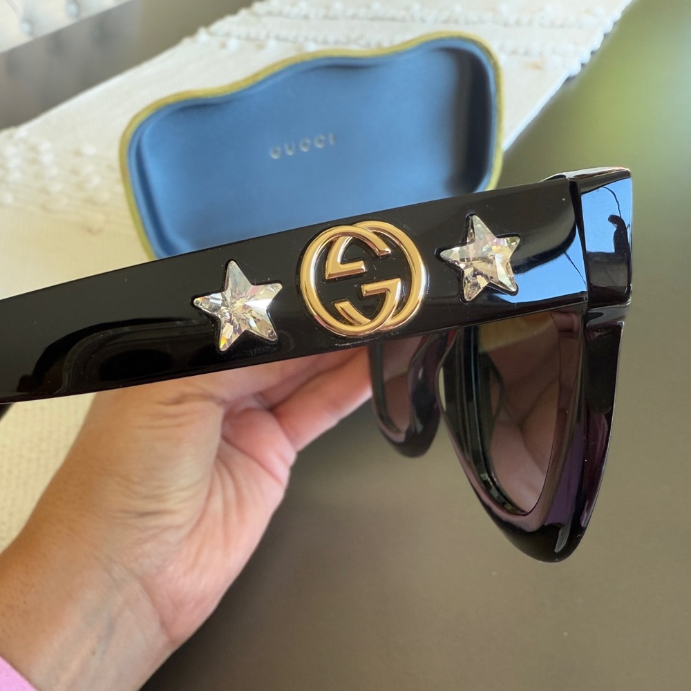 Gucci Black Cat-Eye Sunglasses with Gold GG Accents - Picture 7 of 11